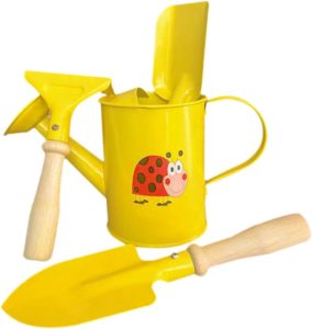 Ioensy Regar a lata para crianças maconha de rega de ferro para meninos meninos resistentes com chuveiro, com O Conjunto de Ferramentas