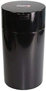 Tightvac Tightvac-85 g a 340 g O aspirador hermético multiuso patenteado funciona como recipiente de armazenamento de ervas e produtos secos à prova de cheiro, 1,3 litros/1,1 litro, preto
